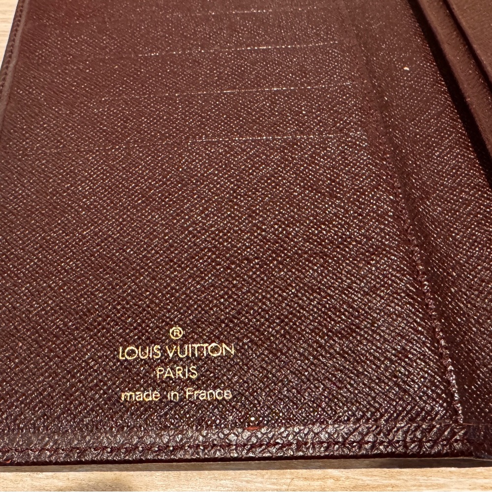 Louis Vuitton Taiga Leather Porte-Valeurs Credit Vertical Burgundy EUC - Picture 3 of 6